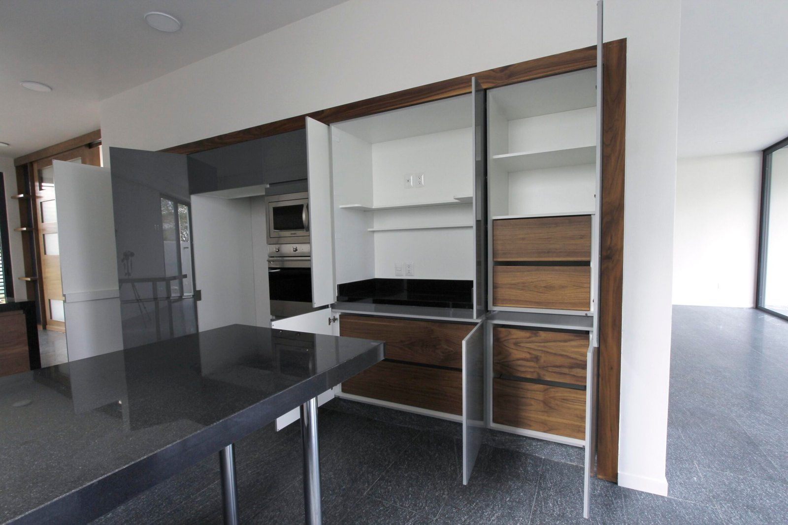 Cocina y carpintería integradas en Casa CE3